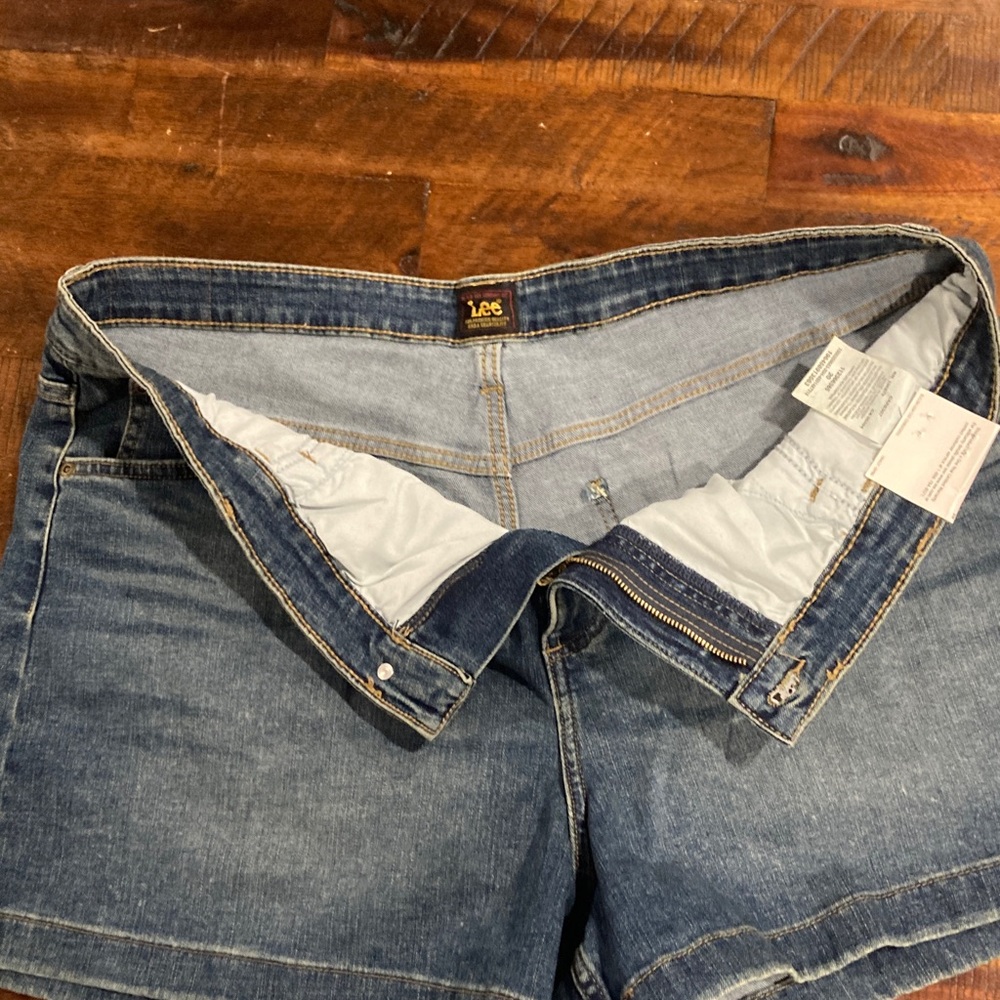 NWT Lee 4” denim shorts 20 - Picture 5 of 8